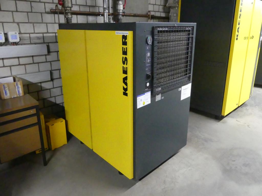 Maquinaria y accesorios de una antigua imprenta de huecograbado-4