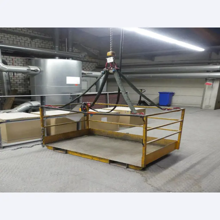 Maquinaria y accesorios de una antigua imprenta de huecograbado-1