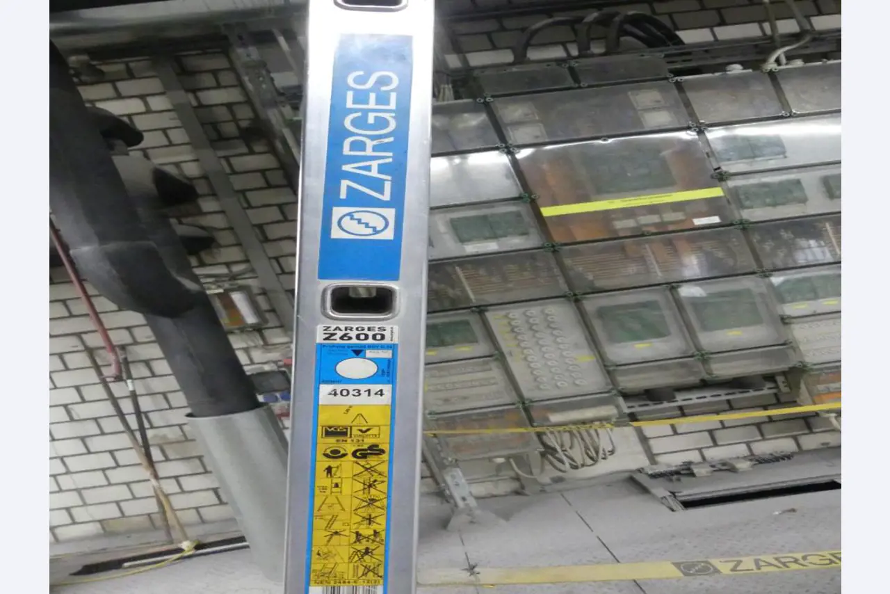 Maschinelle Einrichtung sowie Zubehör einer ehemaligen Tiefdruckerei-2