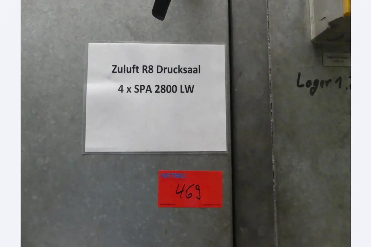 Equipement mécanique et accessoires d'une ancienne imprimerie en héliogravure-2