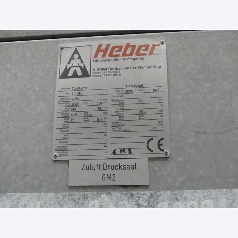 Equipement mécanique et accessoires d'une ancienne imprimerie en héliogravure-3