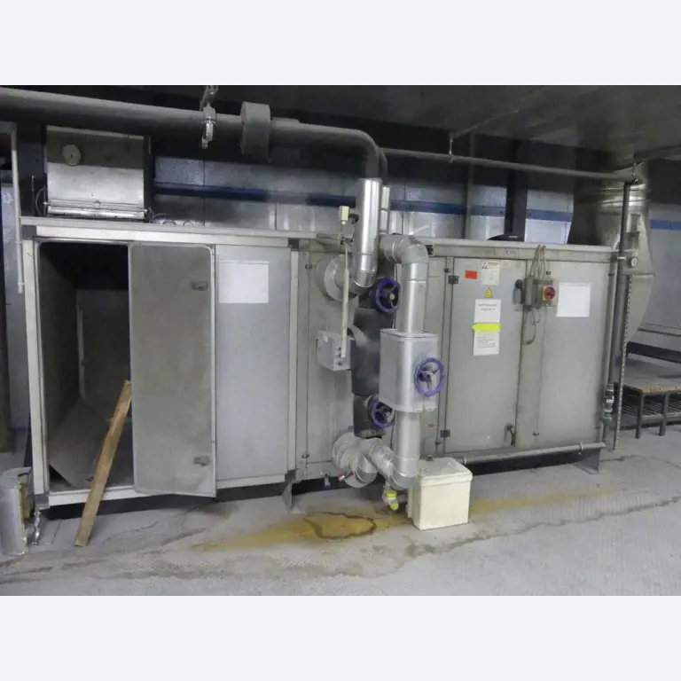 Maquinaria y accesorios de una antigua imprenta de huecograbado-1