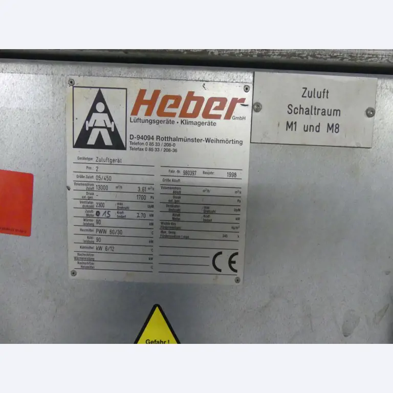 Maquinaria y accesorios de una antigua imprenta de huecograbado-2