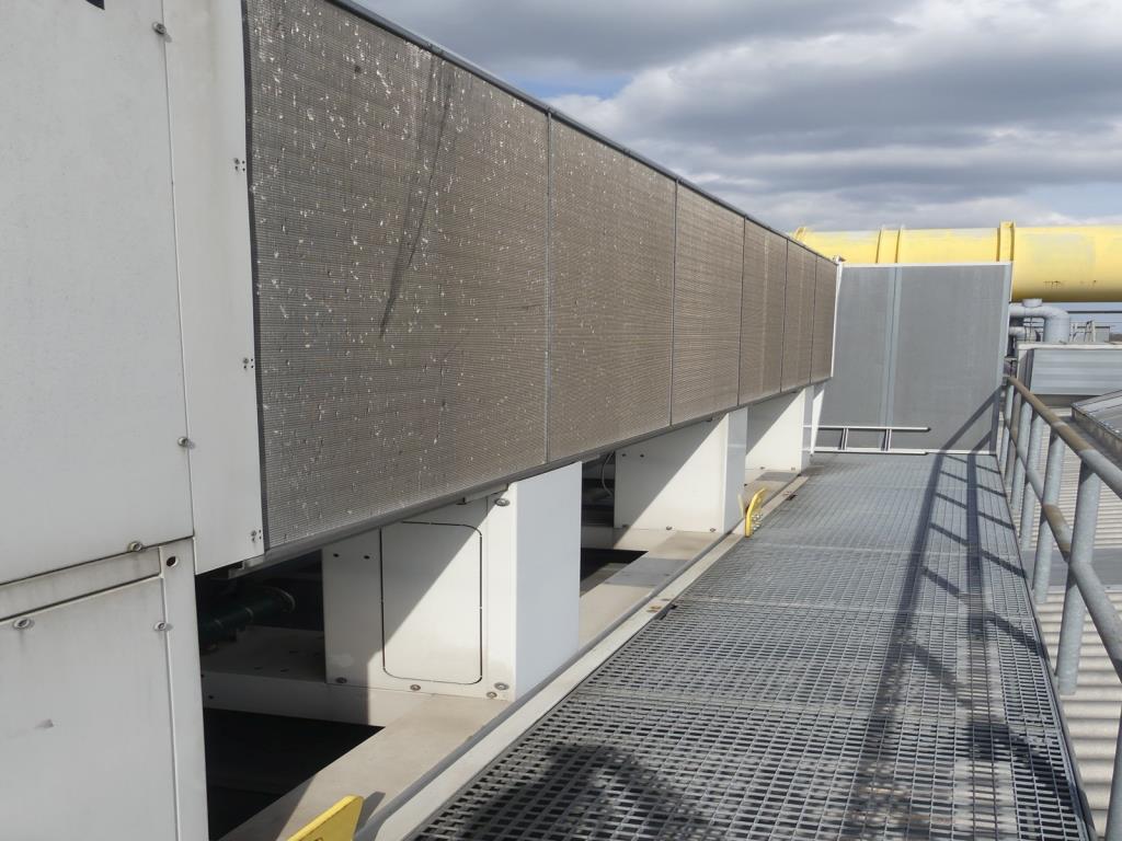 Maquinaria y accesorios de una antigua imprenta de huecograbado-6