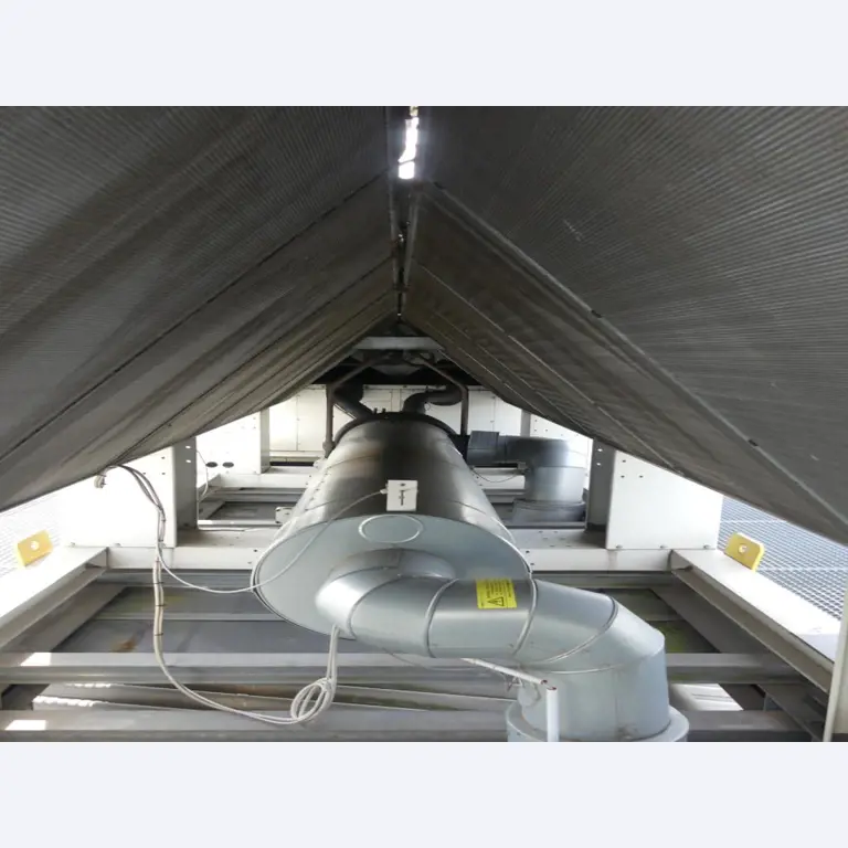 Equipement mécanique et accessoires d'une ancienne imprimerie en héliogravure-7