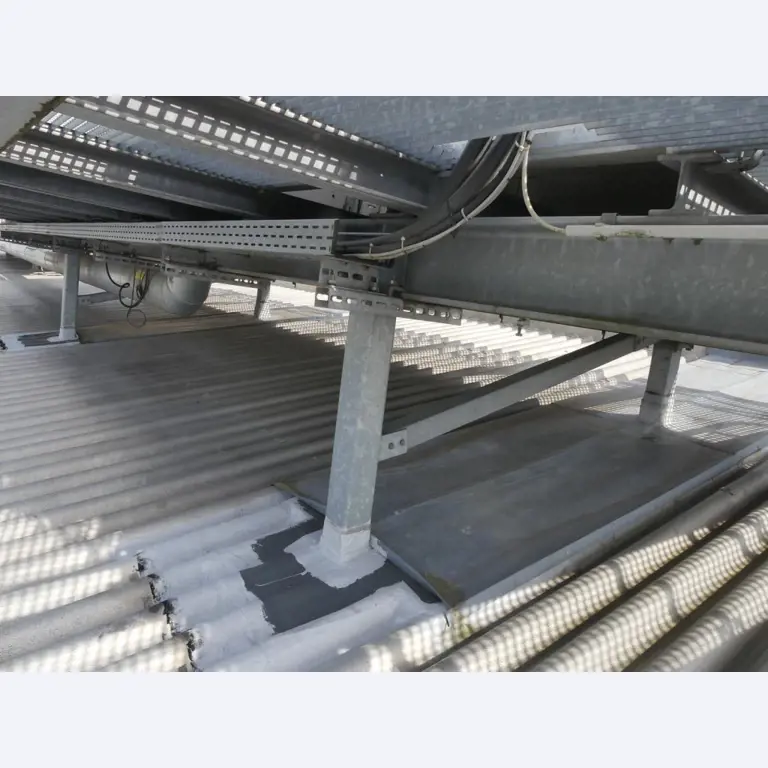 Equipement mécanique et accessoires d'une ancienne imprimerie en héliogravure-8