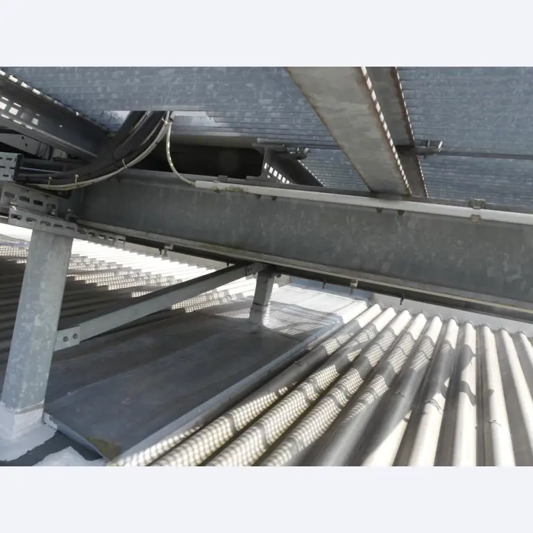 Equipement mécanique et accessoires d'une ancienne imprimerie en héliogravure-9