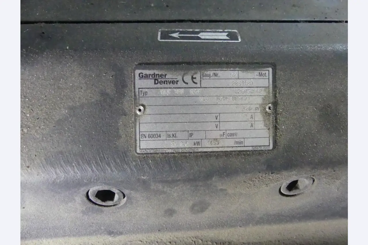 Equipement mécanique et accessoires d'une ancienne imprimerie en héliogravure-9