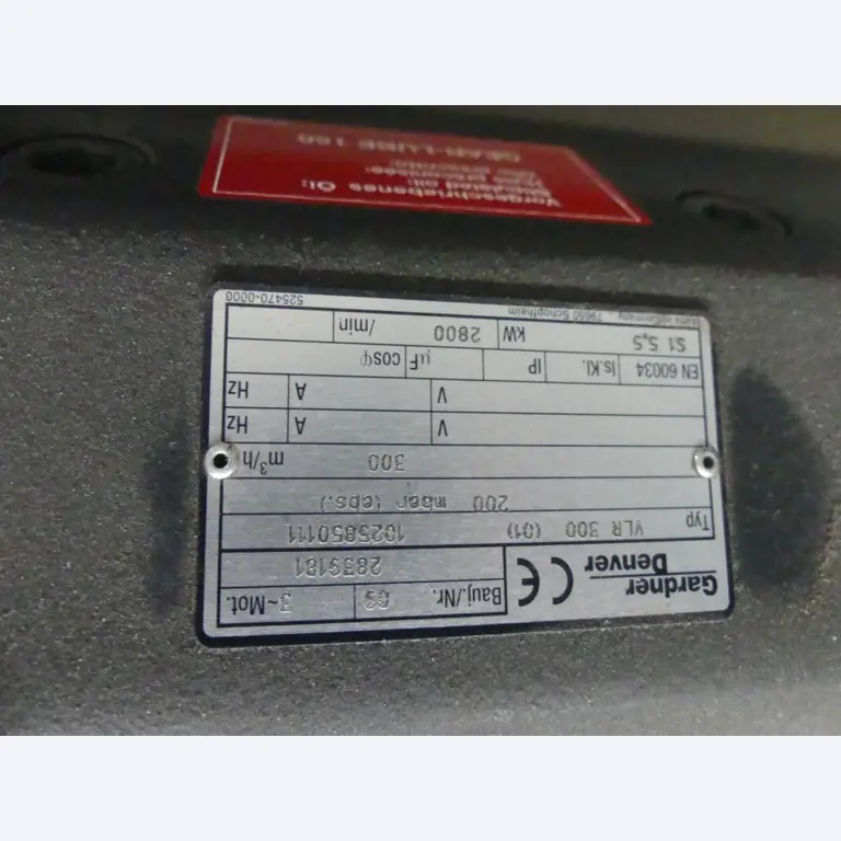 Equipement mécanique et accessoires d'une ancienne imprimerie en héliogravure-11