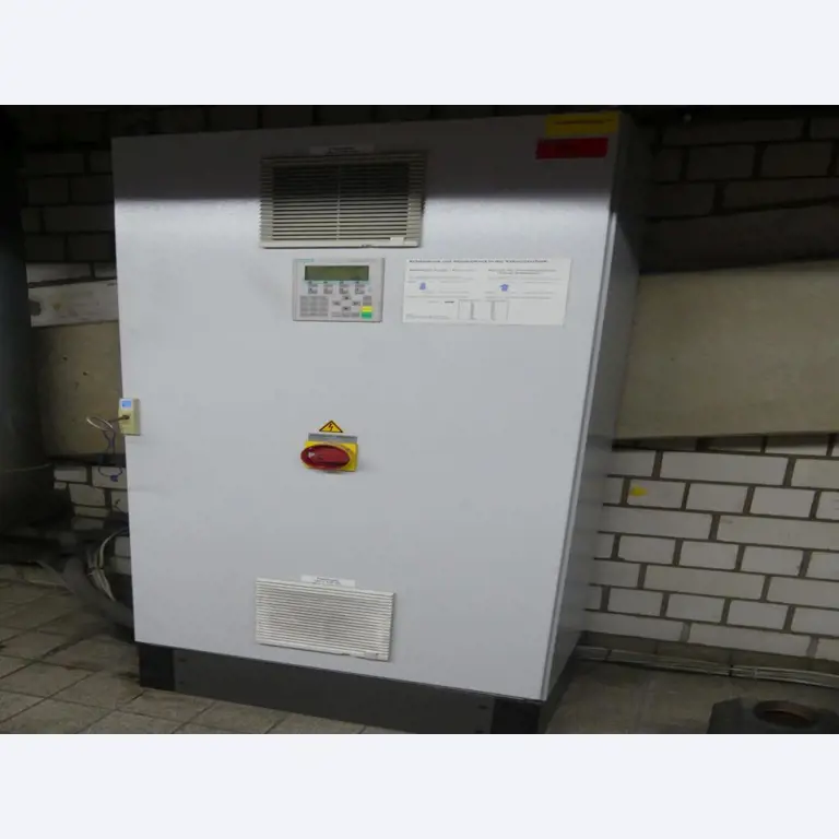 Equipement mécanique et accessoires d'une ancienne imprimerie en héliogravure-12