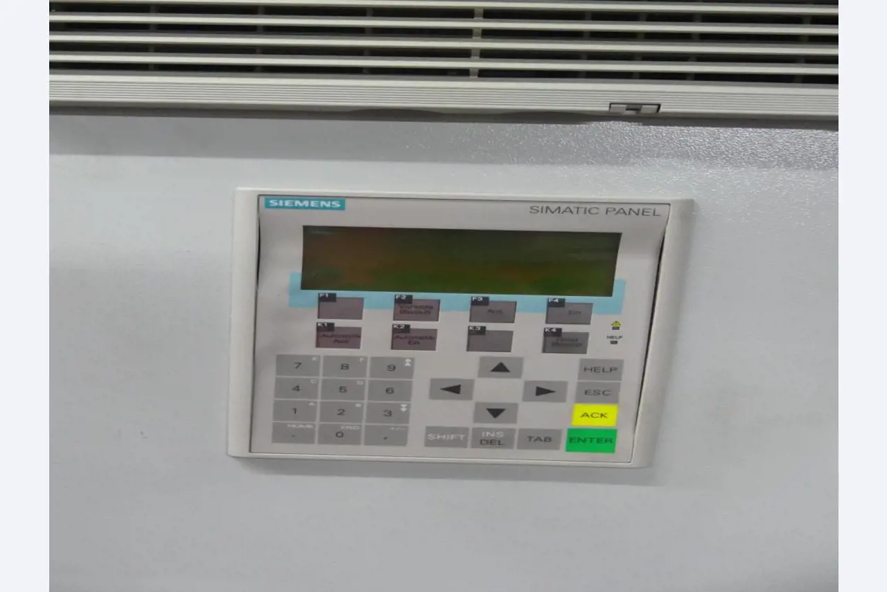 Equipement mécanique et accessoires d'une ancienne imprimerie en héliogravure-14