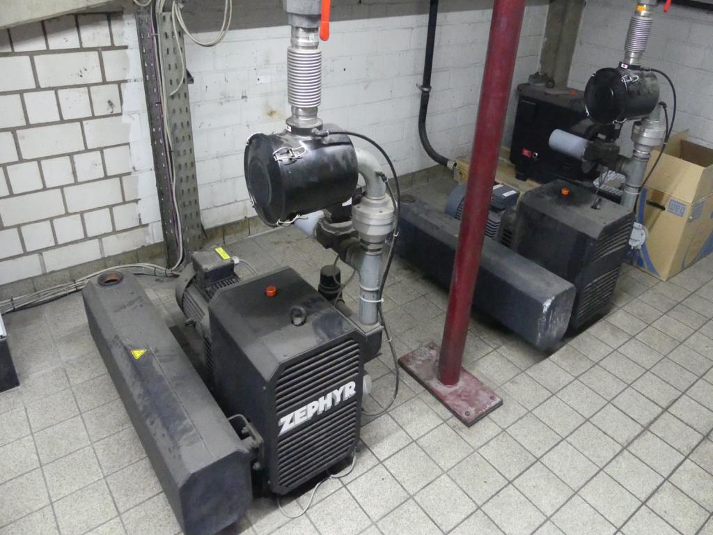 Máquinas e acessórios de uma antiga fábrica de impressão de gravuras-2