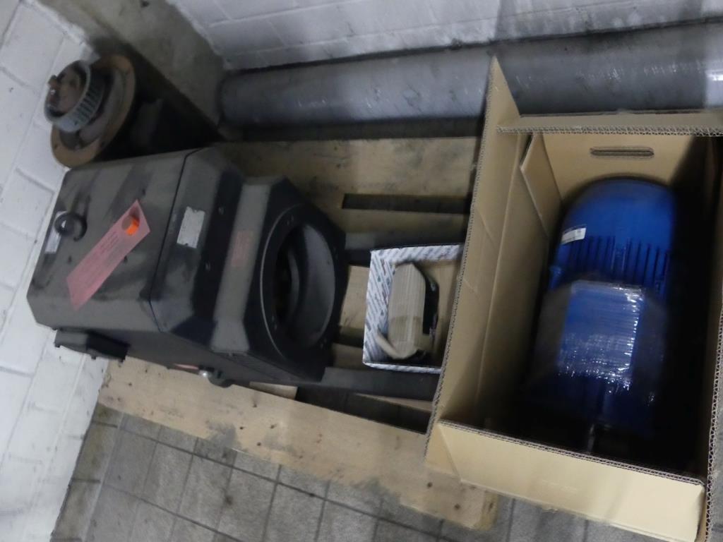 Máquinas e acessórios de uma antiga fábrica de impressão de gravuras-3