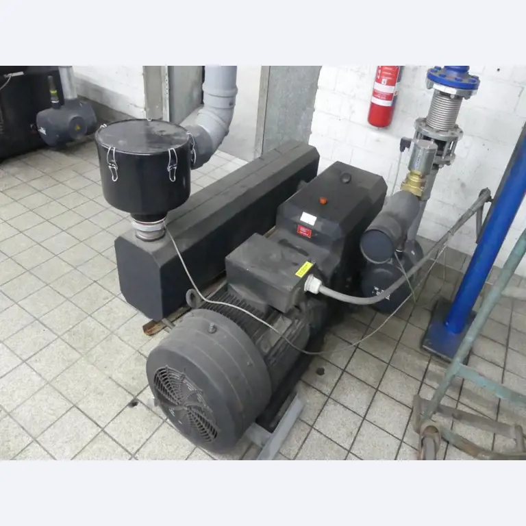 Equipement mécanique et accessoires d'une ancienne imprimerie en héliogravure-4