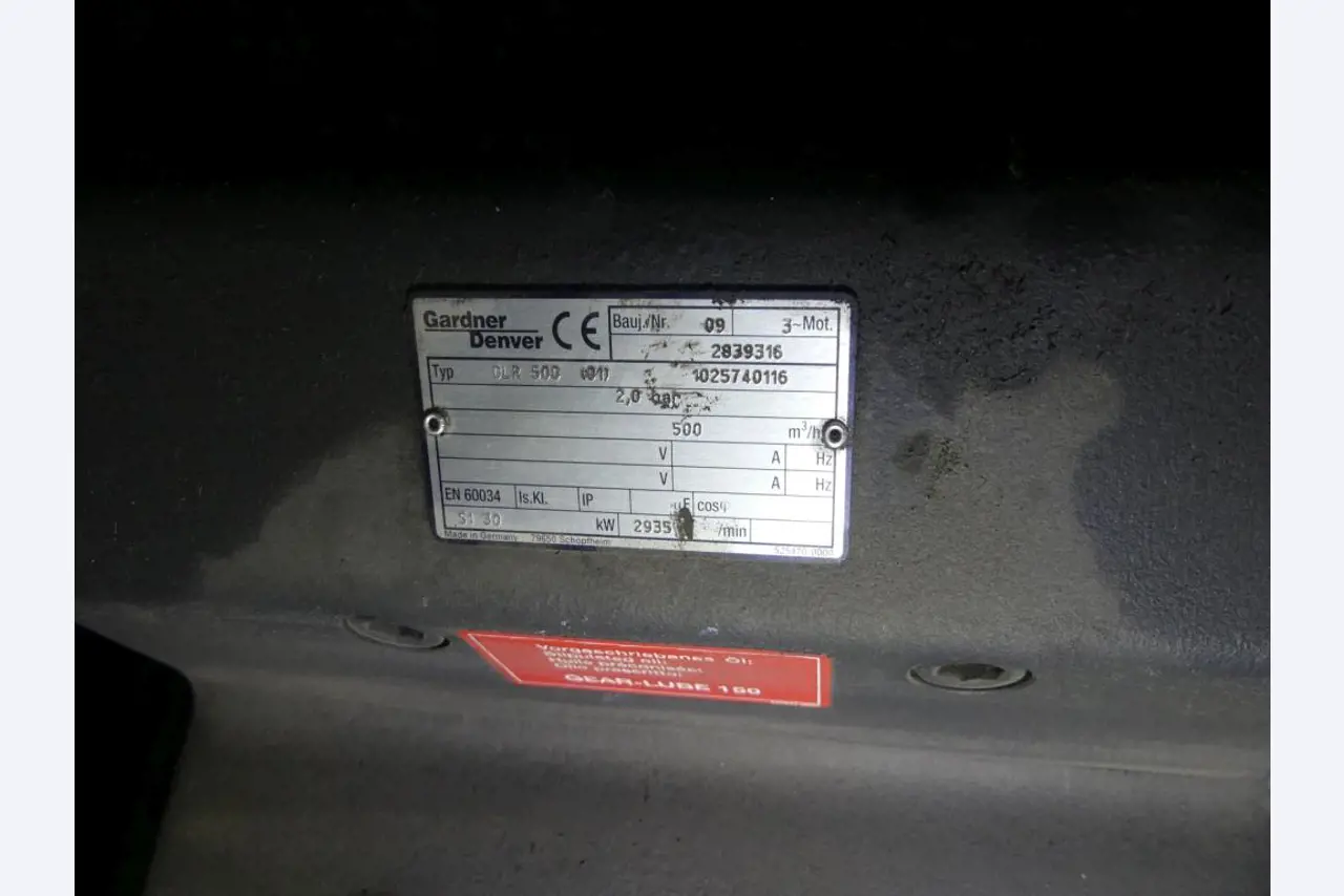 Equipement mécanique et accessoires d'une ancienne imprimerie en héliogravure-5