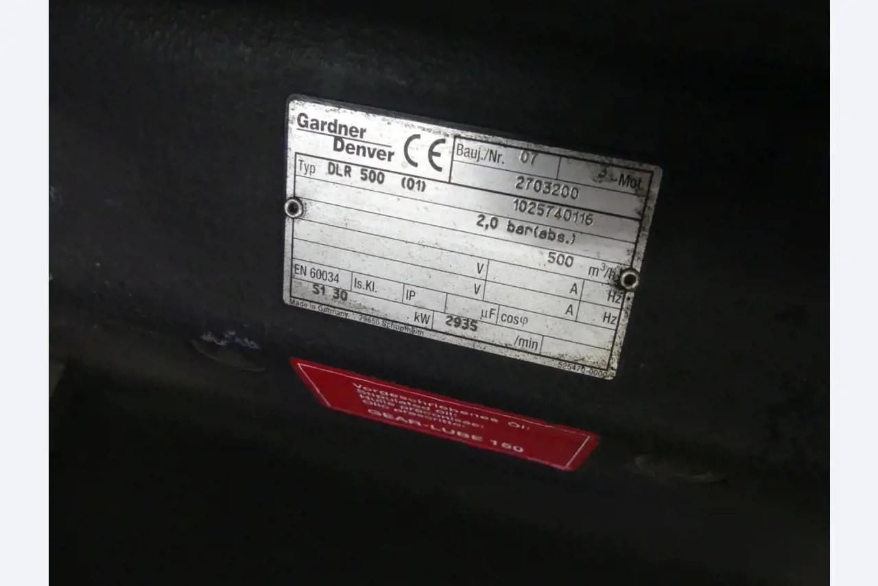 Equipement mécanique et accessoires d'une ancienne imprimerie en héliogravure-7