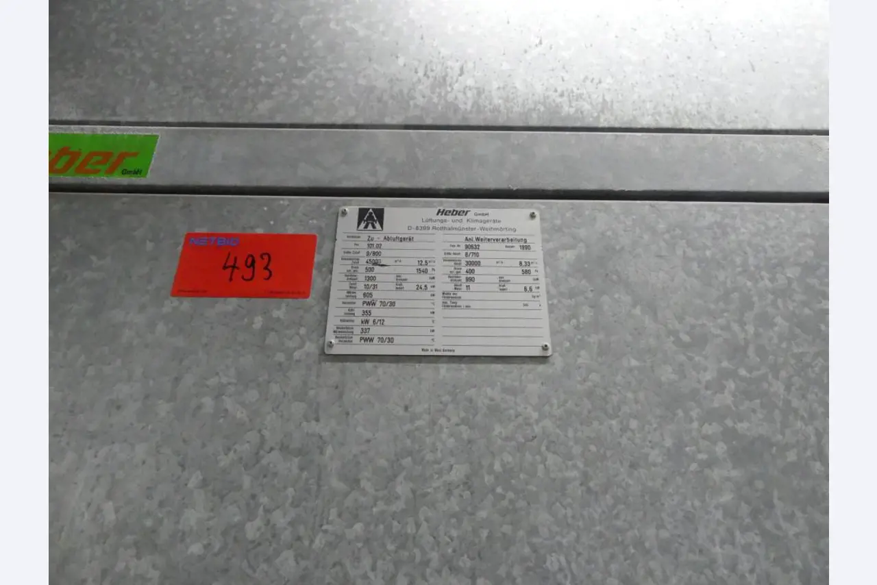 Equipement mécanique et accessoires d'une ancienne imprimerie en héliogravure-9