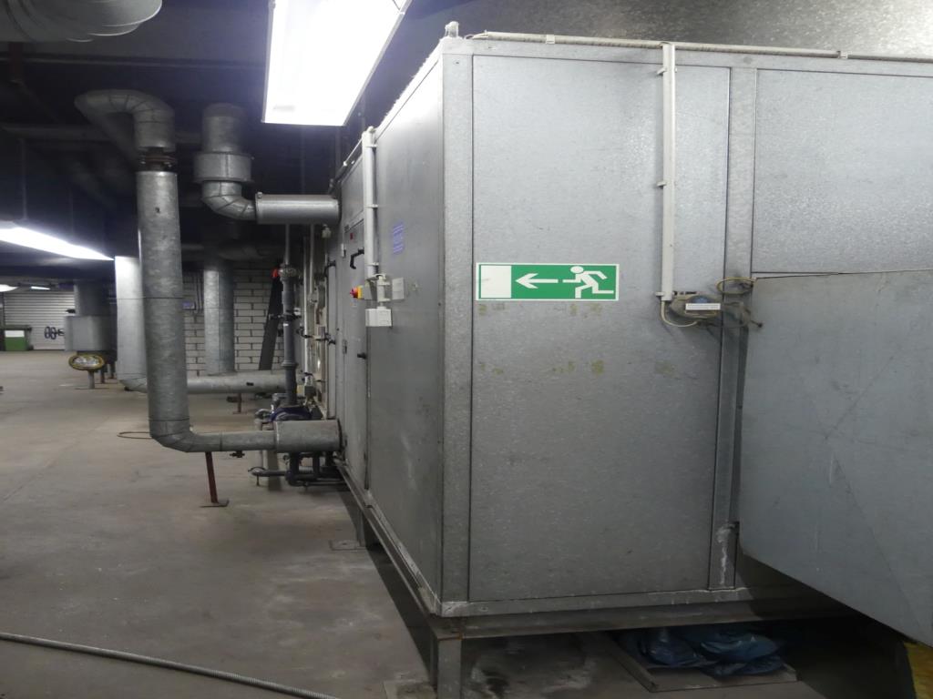 Maquinaria y accesorios de una antigua imprenta de huecograbado-11