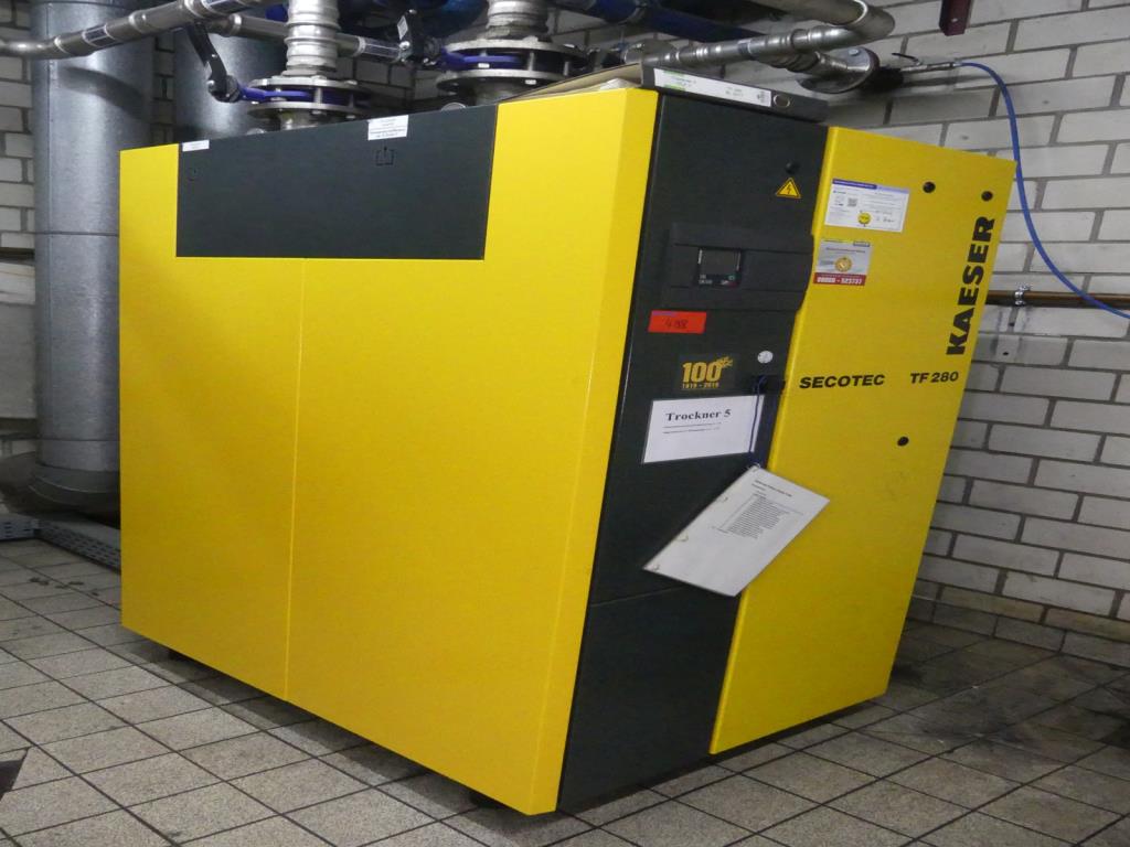 Máquinas e acessórios de uma antiga fábrica de impressão de gravuras-9