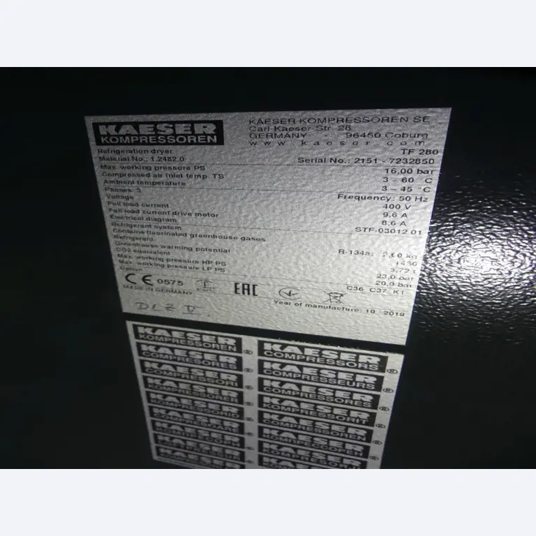 Equipement mécanique et accessoires d'une ancienne imprimerie en héliogravure-12