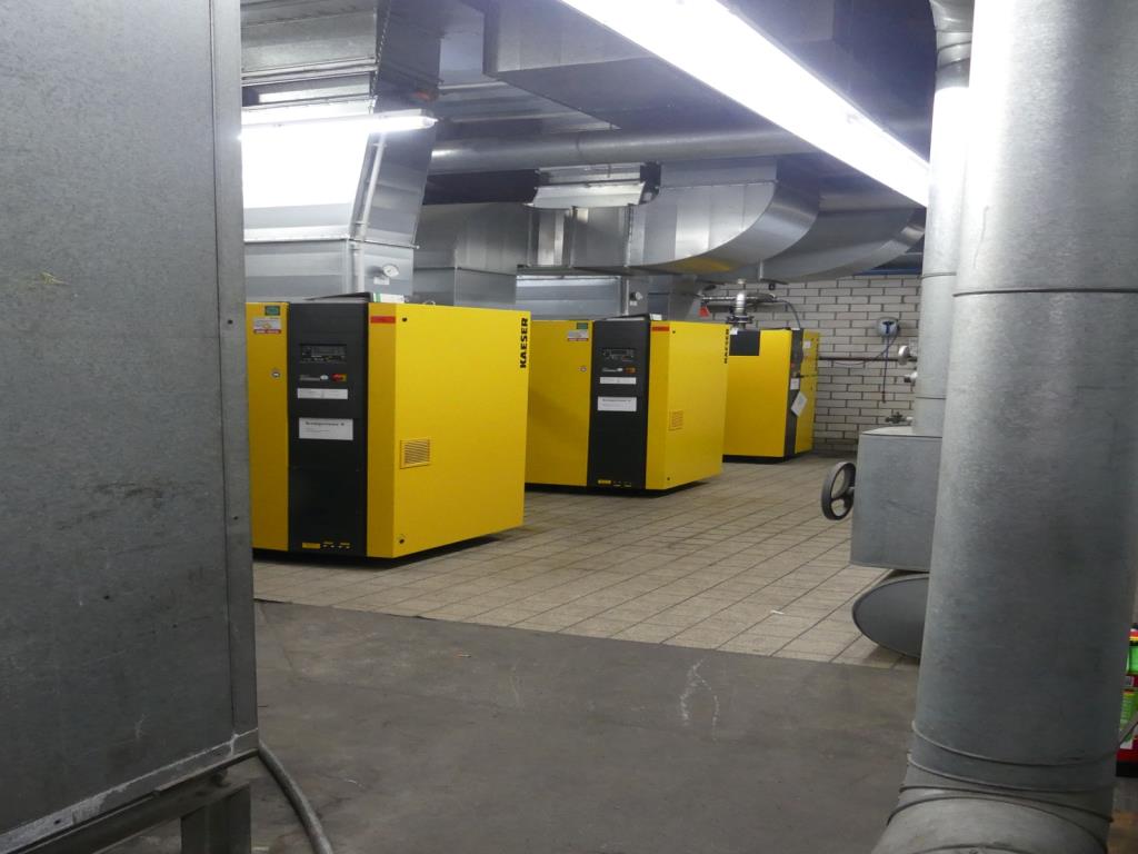 Máquinas e acessórios de uma antiga fábrica de impressão de gravuras-14