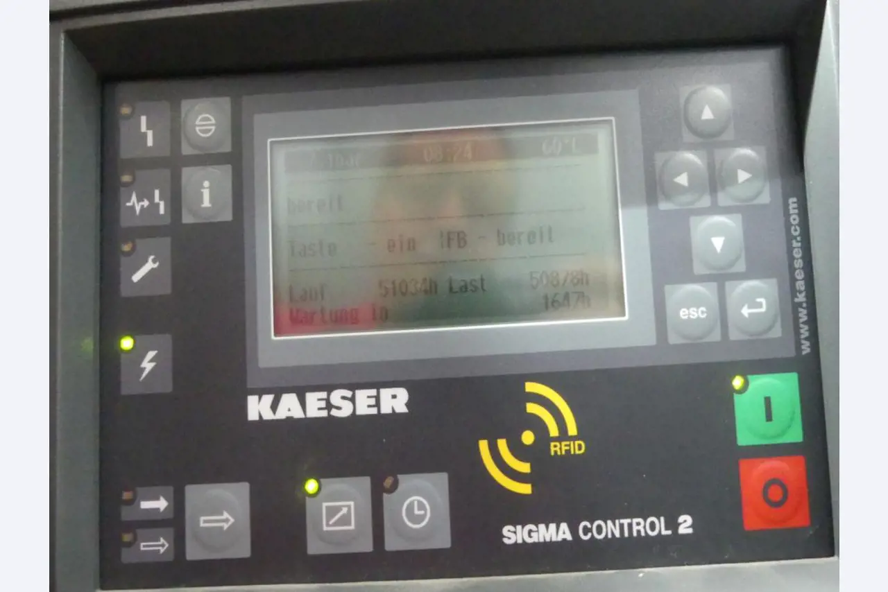 Equipement mécanique et accessoires d'une ancienne imprimerie en héliogravure-2