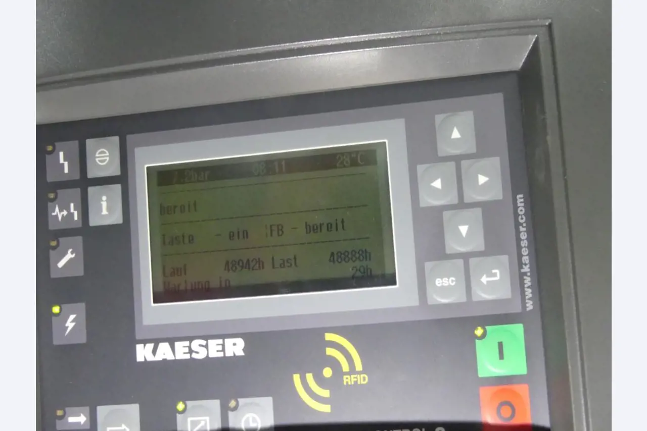 Equipement mécanique et accessoires d'une ancienne imprimerie en héliogravure-6