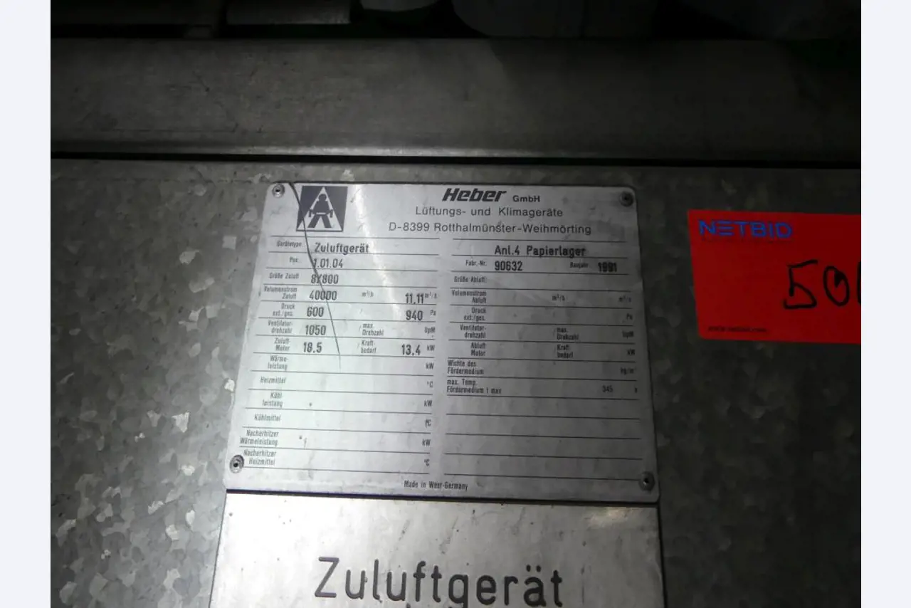 Equipement mécanique et accessoires d'une ancienne imprimerie en héliogravure-10