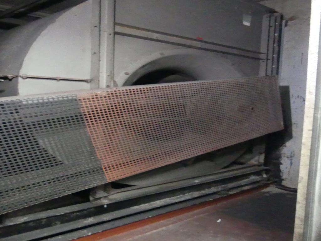 Maquinaria y accesorios de una antigua imprenta de huecograbado-2