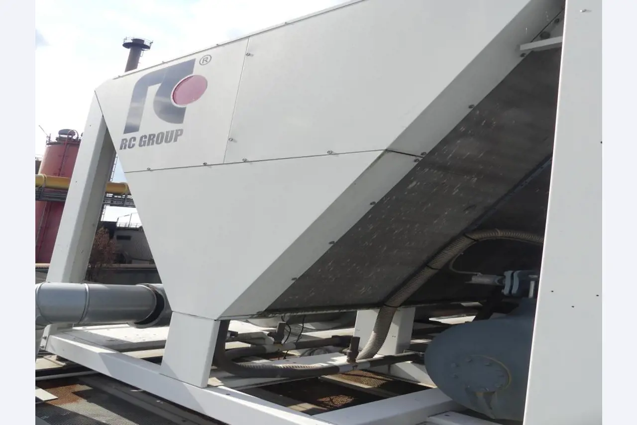 Equipement mécanique et accessoires d'une ancienne imprimerie en héliogravure-3