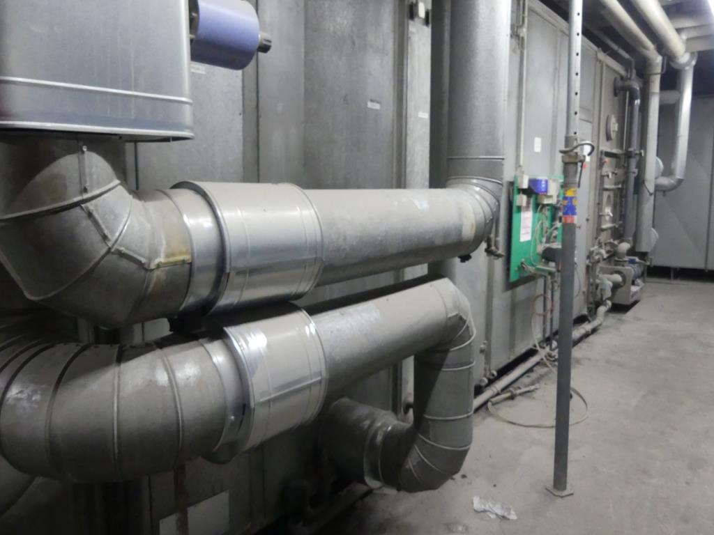 Maquinaria y accesorios de una antigua imprenta de huecograbado-5