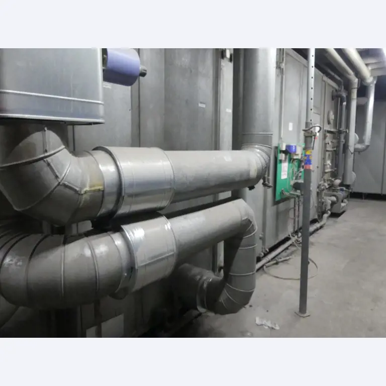 Equipement mécanique et accessoires d'une ancienne imprimerie en héliogravure-5