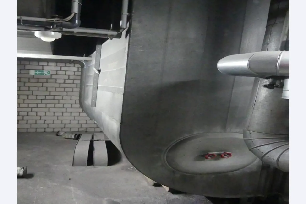 Equipement mécanique et accessoires d'une ancienne imprimerie en héliogravure-6