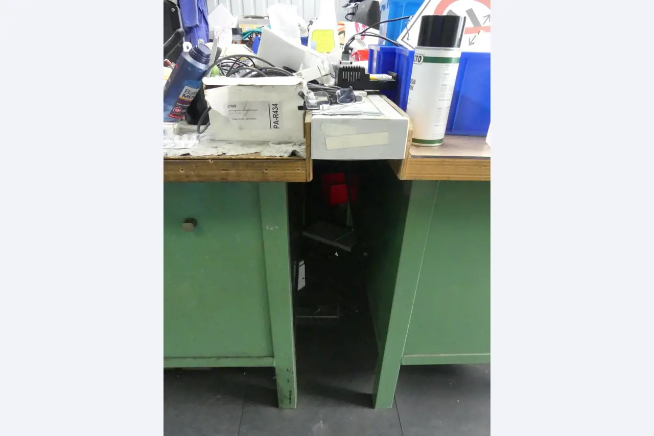 Stroje a příslušenství z bývalé hlubotiskové tiskárny-2