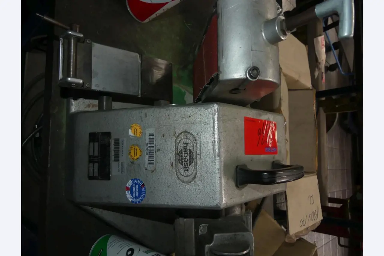 Maschinelle Einrichtung sowie Zubehör einer ehemaligen Tiefdruckerei-1