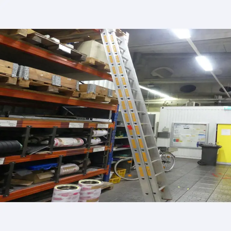 Maschinelle Einrichtung sowie Zubehör einer ehemaligen Tiefdruckerei-1