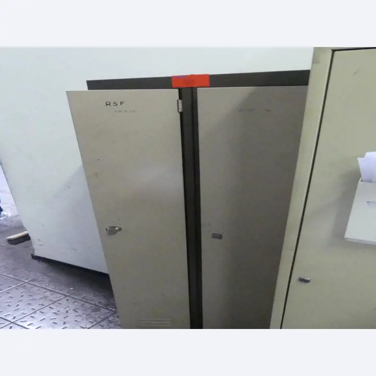 Maschinelle Einrichtung sowie Zubehör einer ehemaligen Tiefdruckerei-1