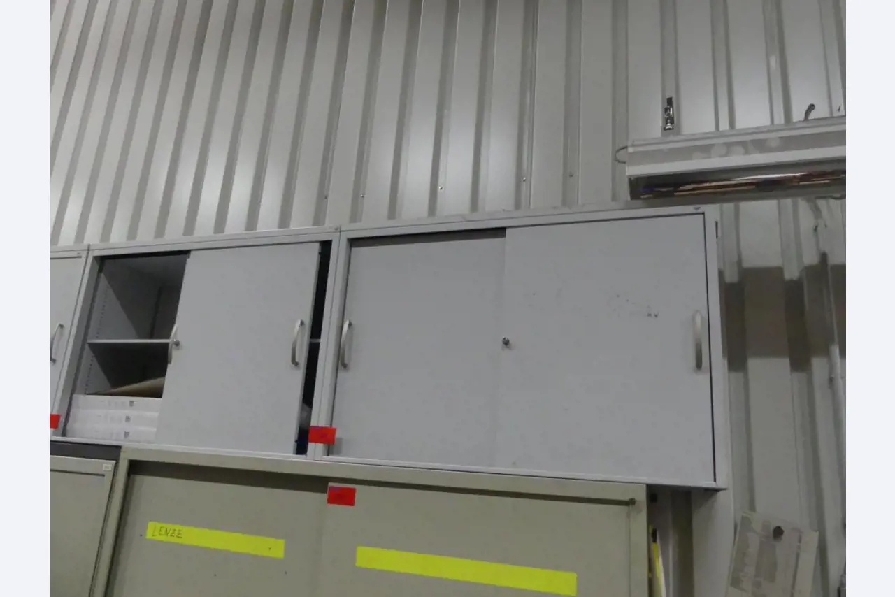 Maschinelle Einrichtung sowie Zubehör einer ehemaligen Tiefdruckerei-2