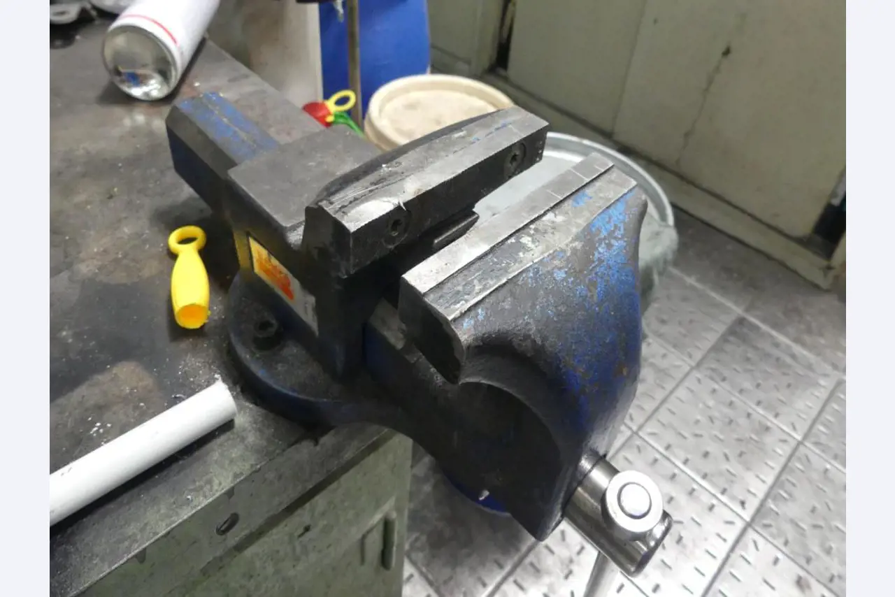 Stroje a příslušenství z bývalé hlubotiskové tiskárny-2