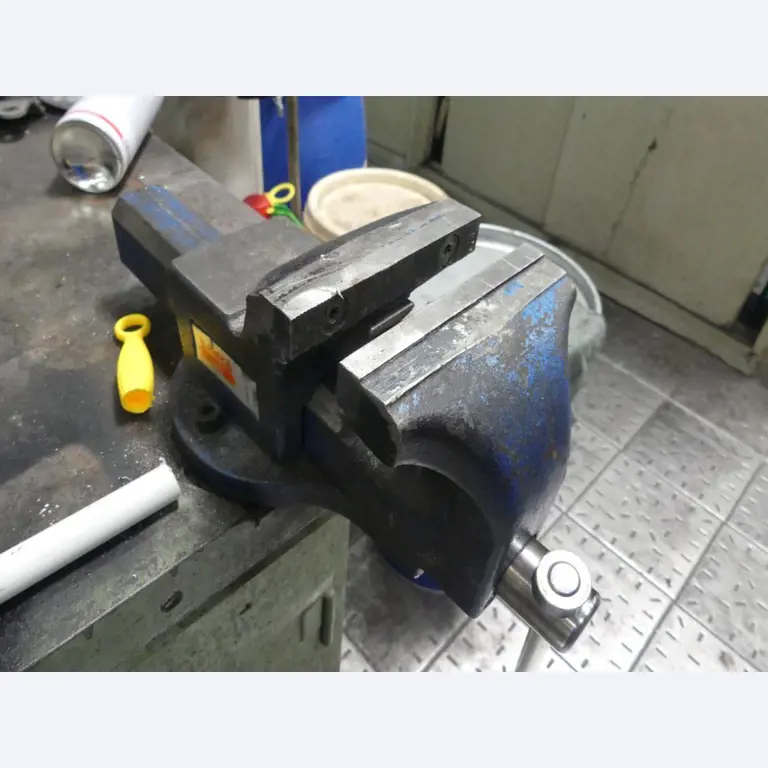 Stroje a příslušenství z bývalé hlubotiskové tiskárny-2