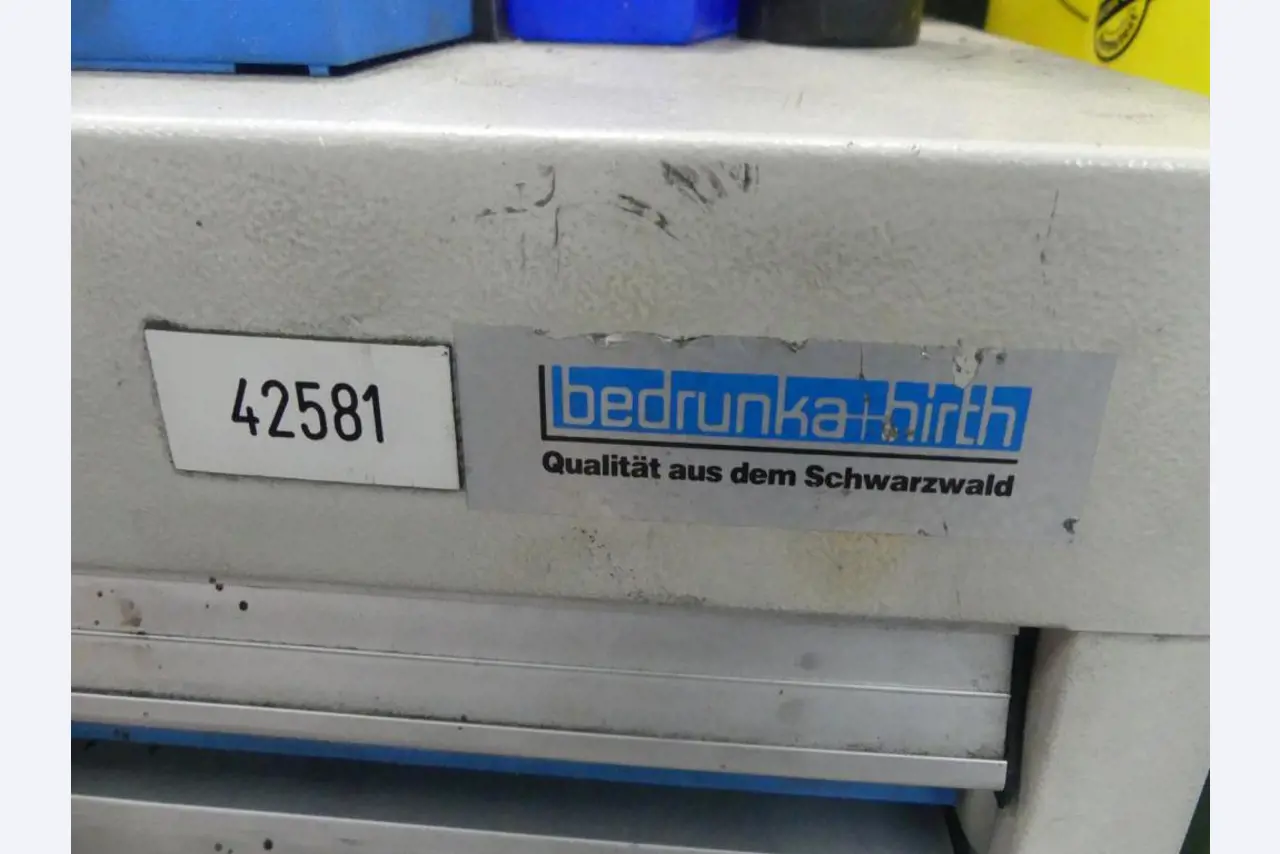 Maschinelle Einrichtung sowie Zubehör einer ehemaligen Tiefdruckerei-2