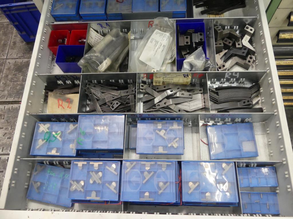 Máquinas e acessórios de uma antiga fábrica de impressão de gravuras-4