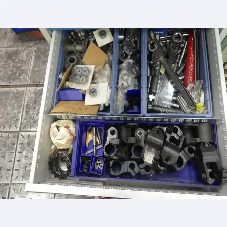 Maschinelle Einrichtung sowie Zubehör einer ehemaligen Tiefdruckerei-6