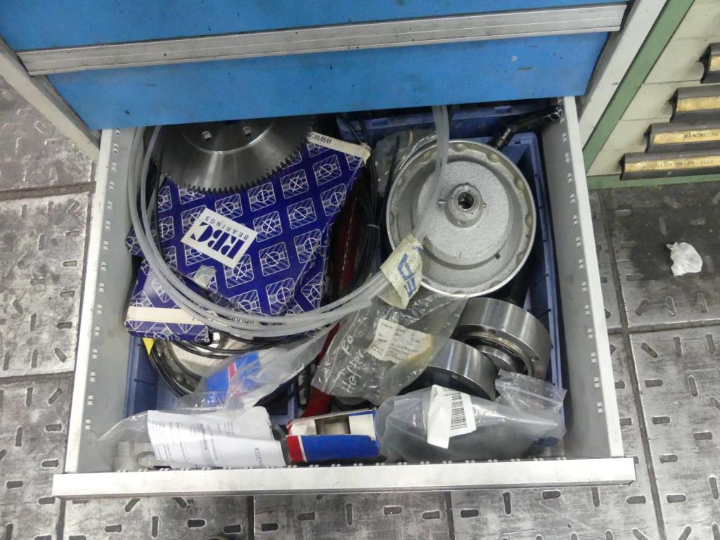 Máquinas e acessórios de uma antiga fábrica de impressão de gravuras-8