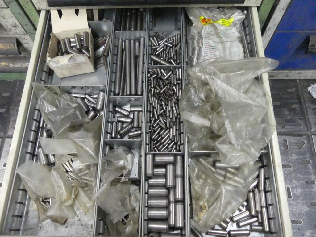 Maquinaria y accesorios de una antigua imprenta de huecograbado-11