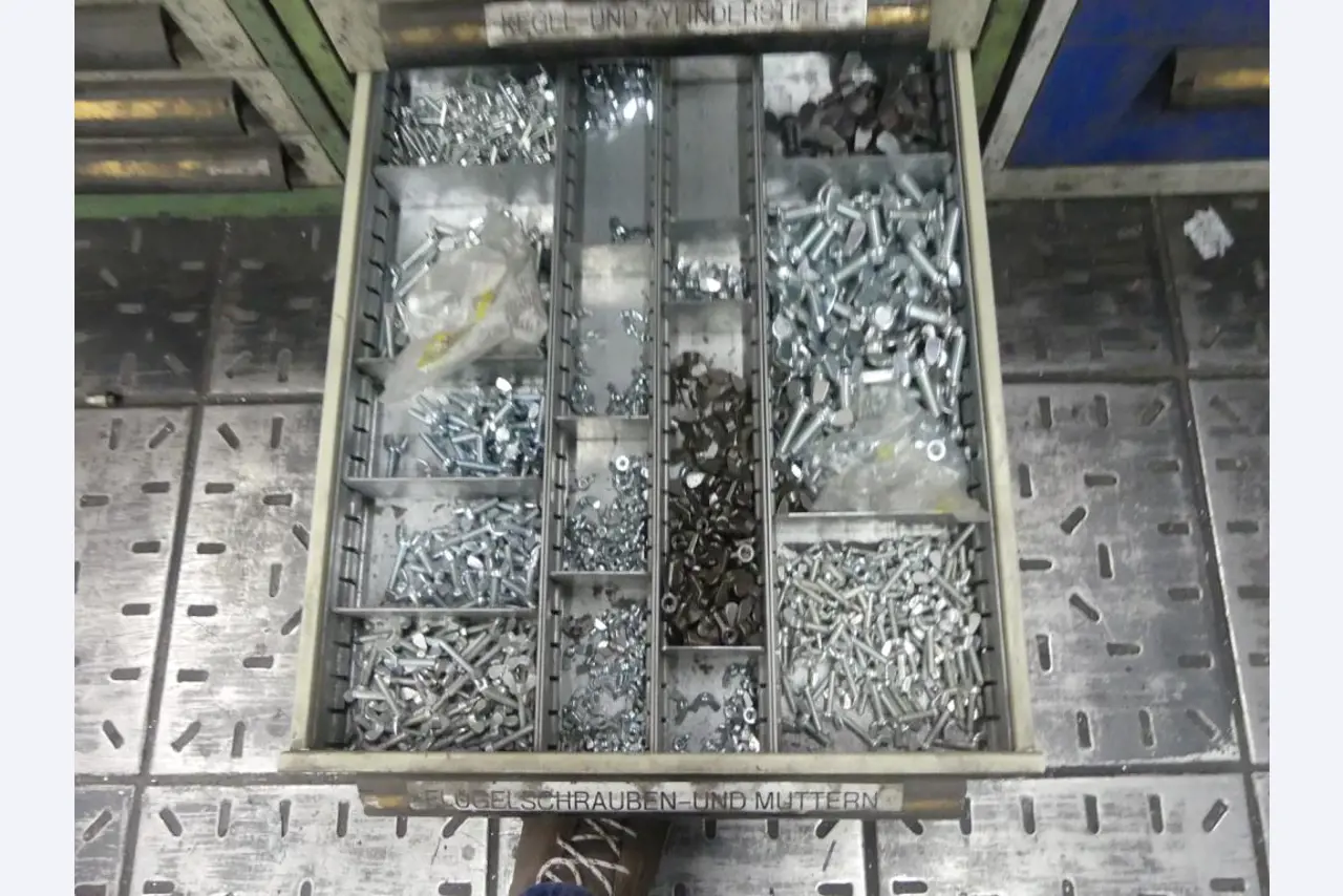 Machines en toebehoren van een voormalige diepdrukkerij-12