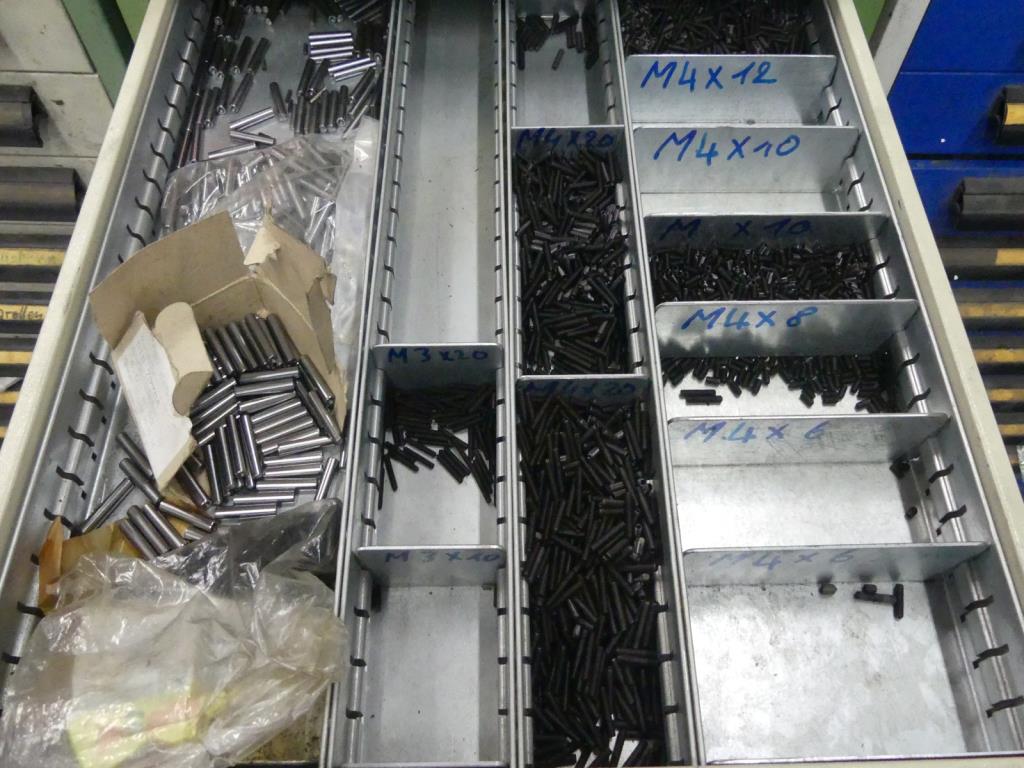 Maquinaria y accesorios de una antigua imprenta de huecograbado-2