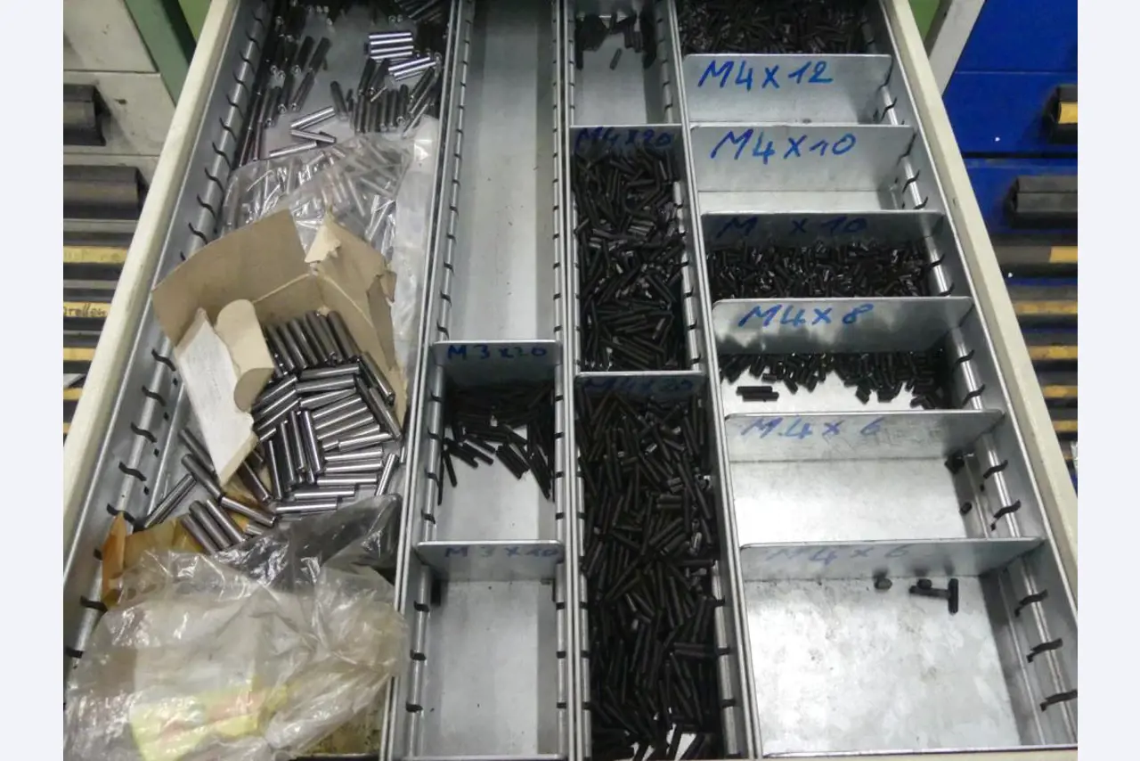 Machines en toebehoren van een voormalige diepdrukkerij-2