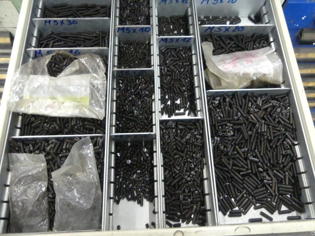 Maquinaria y accesorios de una antigua imprenta de huecograbado-3