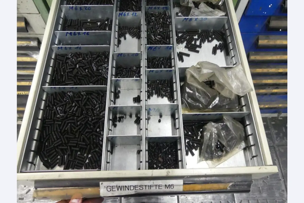 Machines en toebehoren van een voormalige diepdrukkerij-4